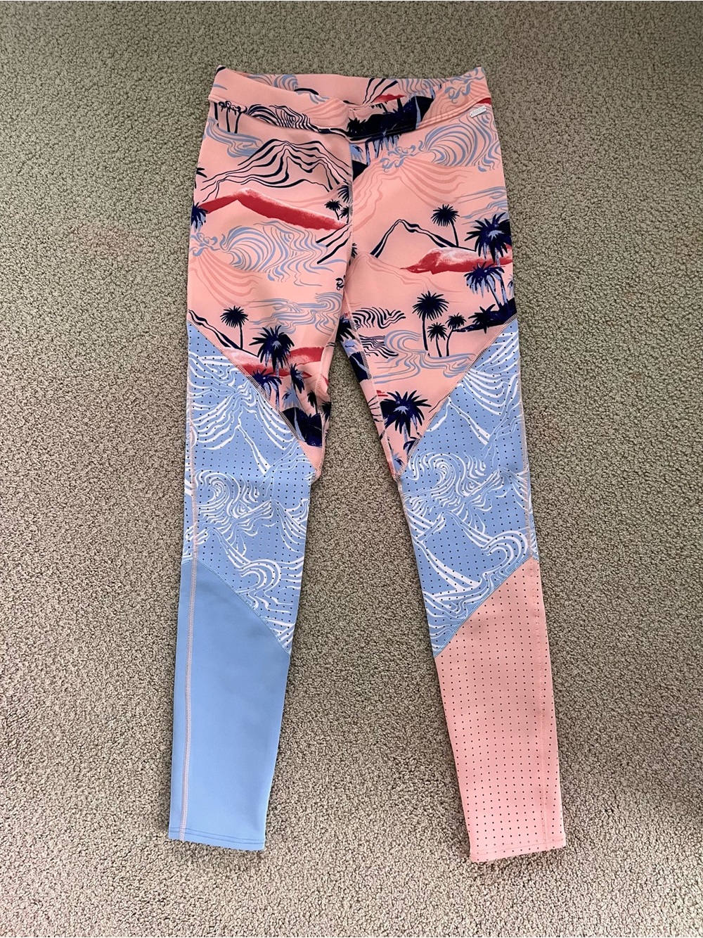 Roxy leggings NWT, M